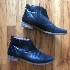 Andre Assous Spain Black leather boots 37 6.5